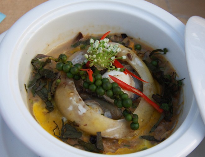 Món ăn đặc biệt từ cá ngừ hầm tiêu xanh